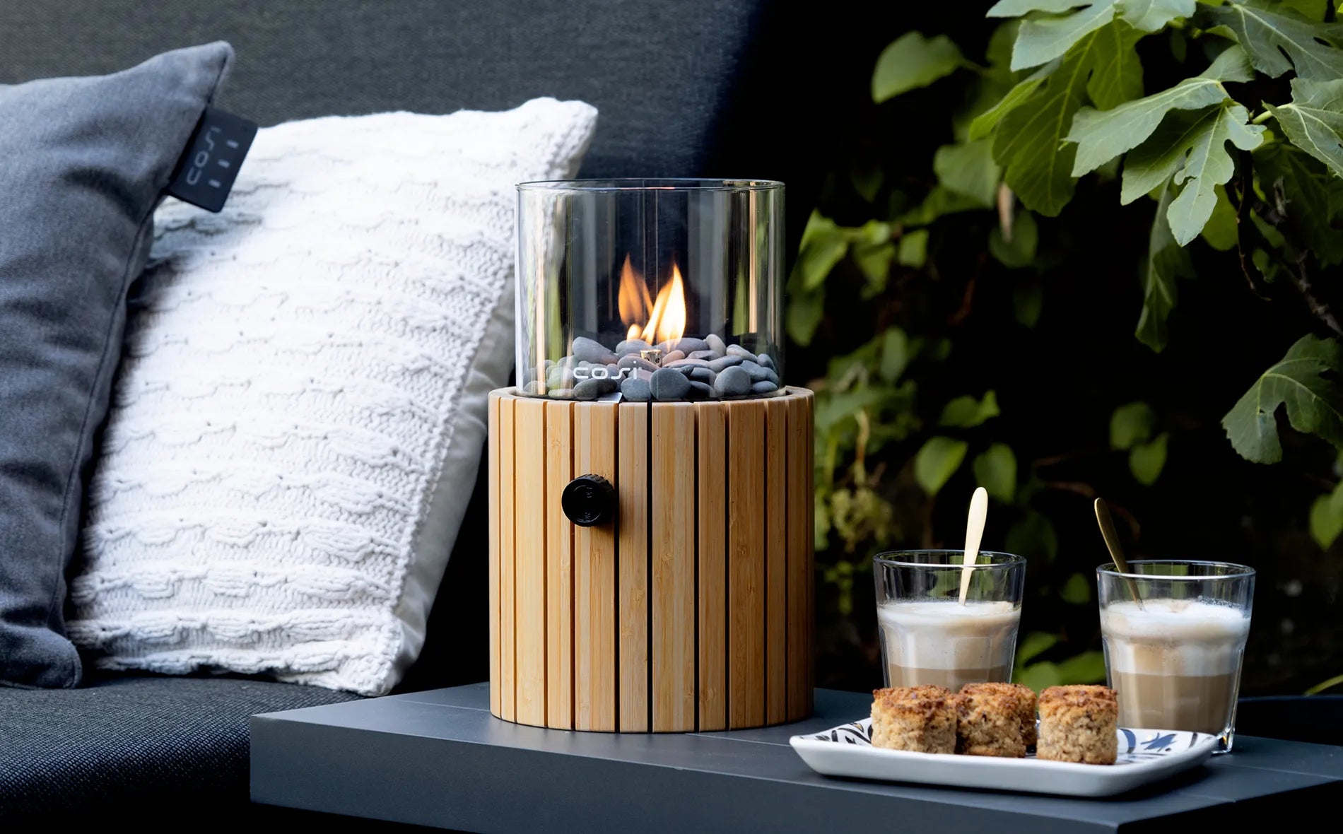 Cosiscoop Timber Gaslaterne Round – Stimmungsvolle Teakholz-Laterne